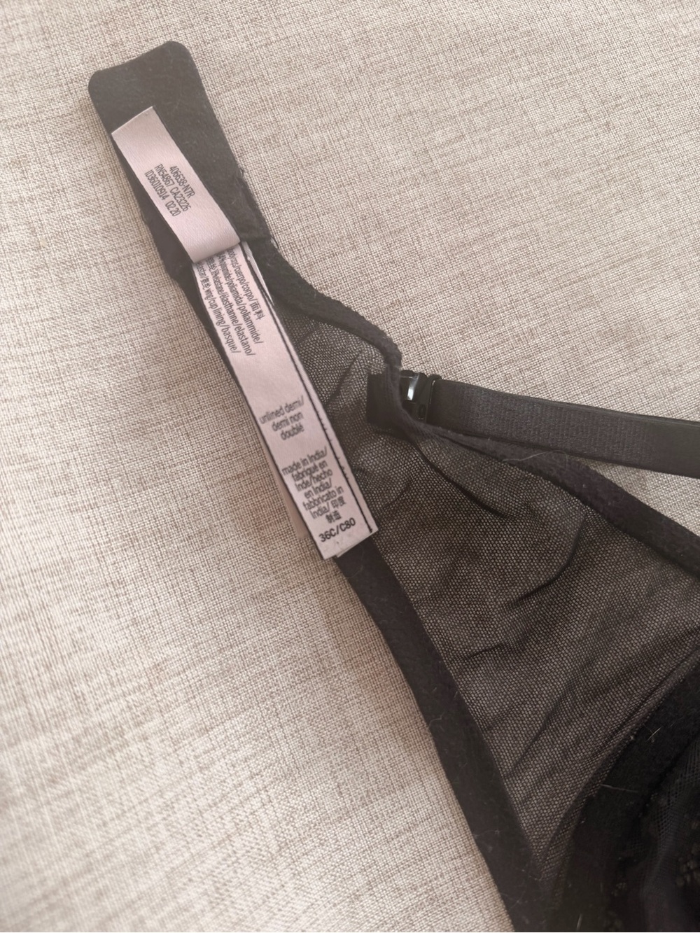 Victoria's Secret Unlined Black Underwire Lace Demi‎ Bra size 36C - Picture 6 of 9